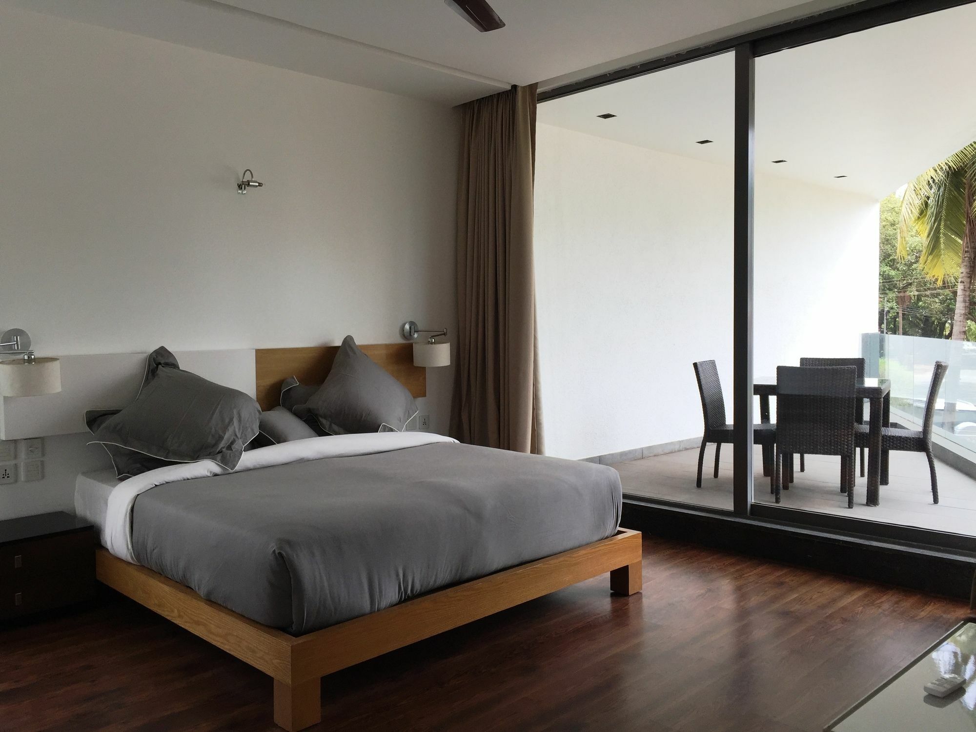 Calem Grove Hotel Candolim Exterior foto
